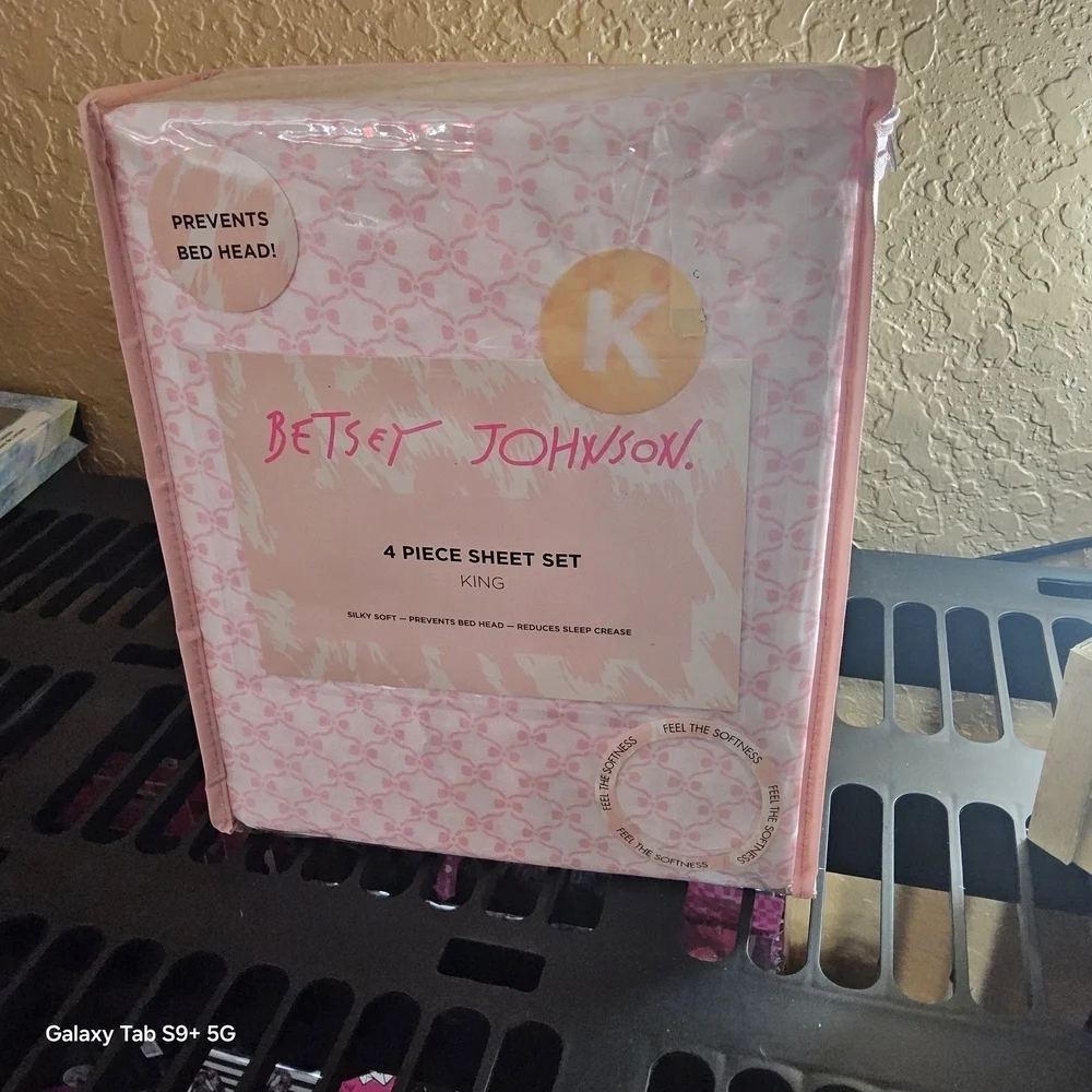 Betsey Johnson Pink Sheet Set